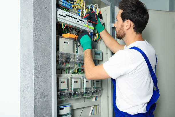 Best Circuit Breaker Repair  in South Creek, WA